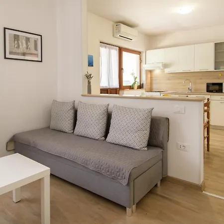 Apartman Alba Karigador Exterior photo
